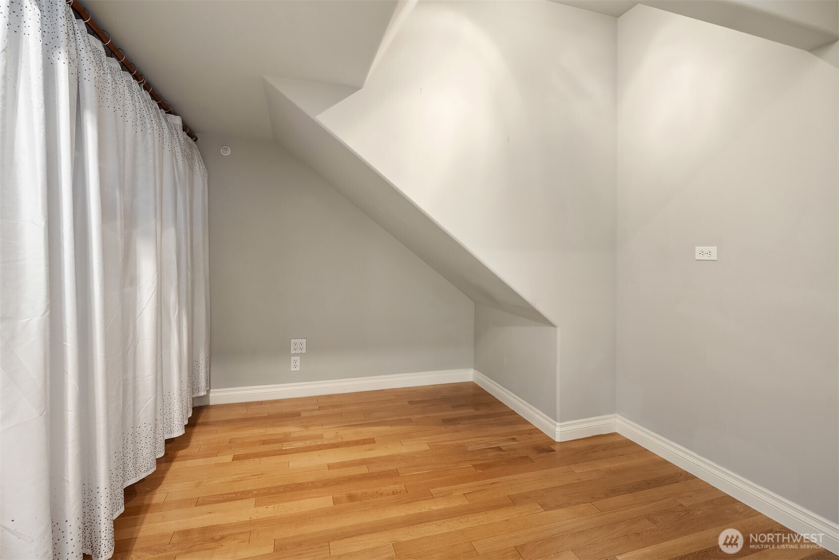 773 Summerhill Ridge Drive Property Photo 6
