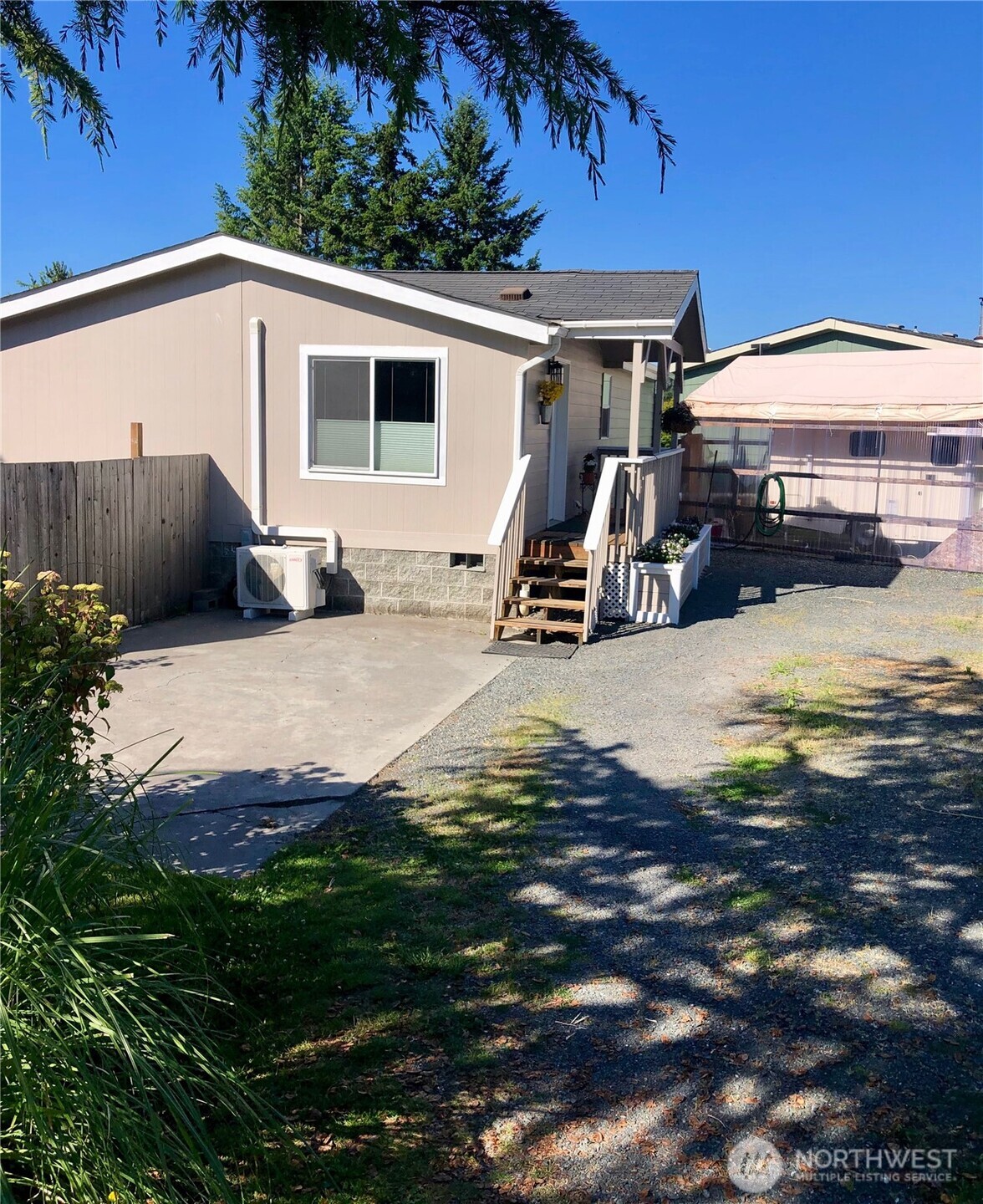 5545 Hillvue Road Property Photo 3