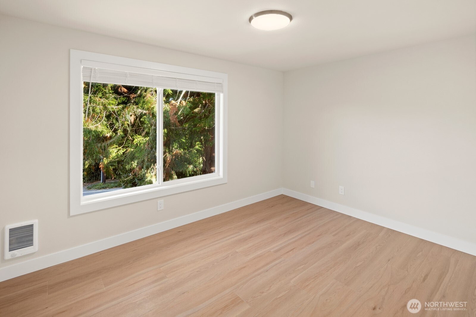 845 Kirkland Way Property Photo 32