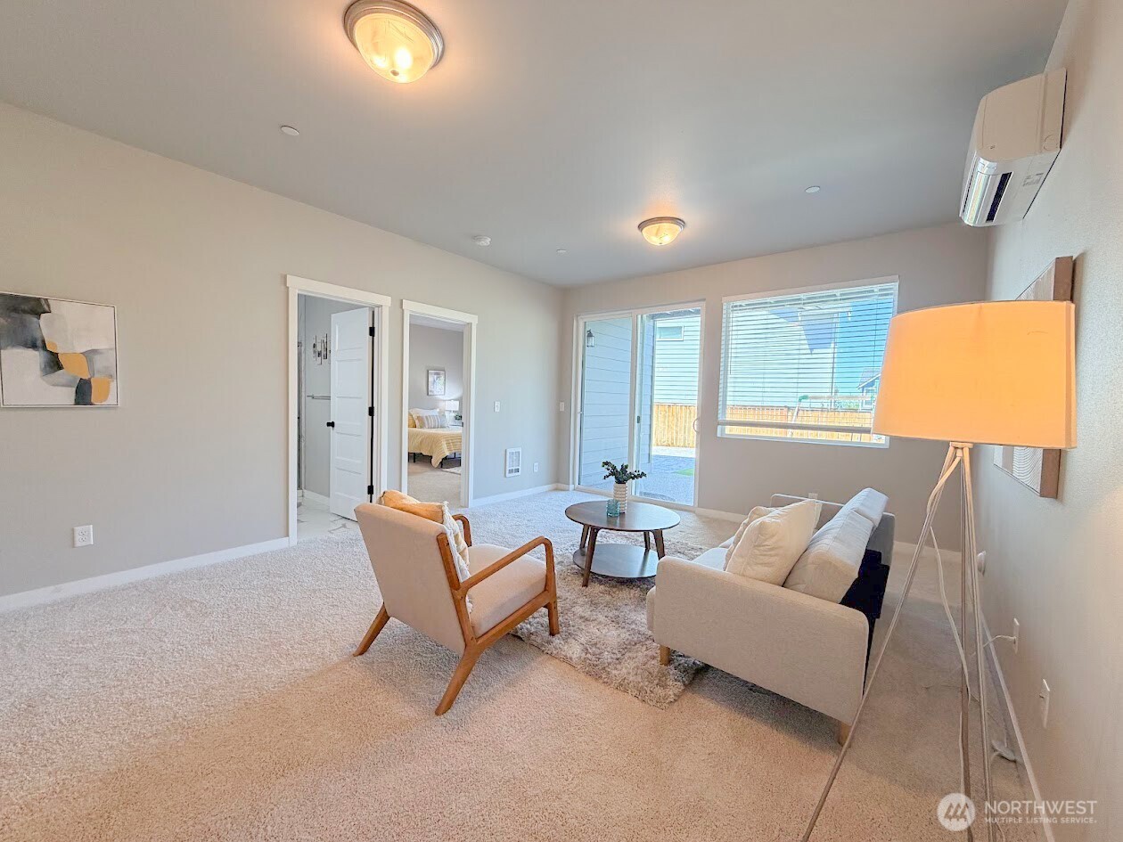 6843 46th Street Property Photo 12