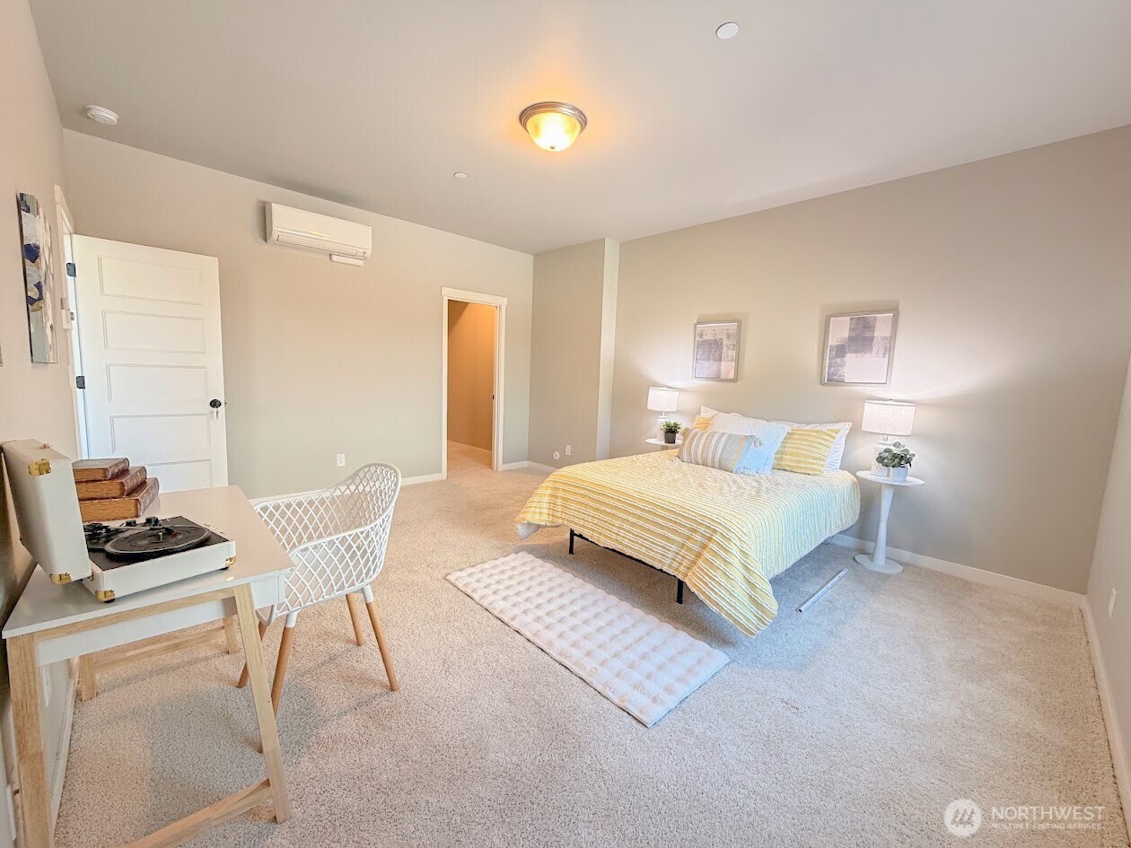 6843 46th Street Property Photo 18