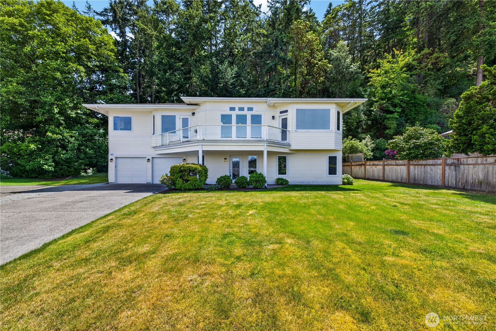 837 Shoshone Drive Property Photo 3