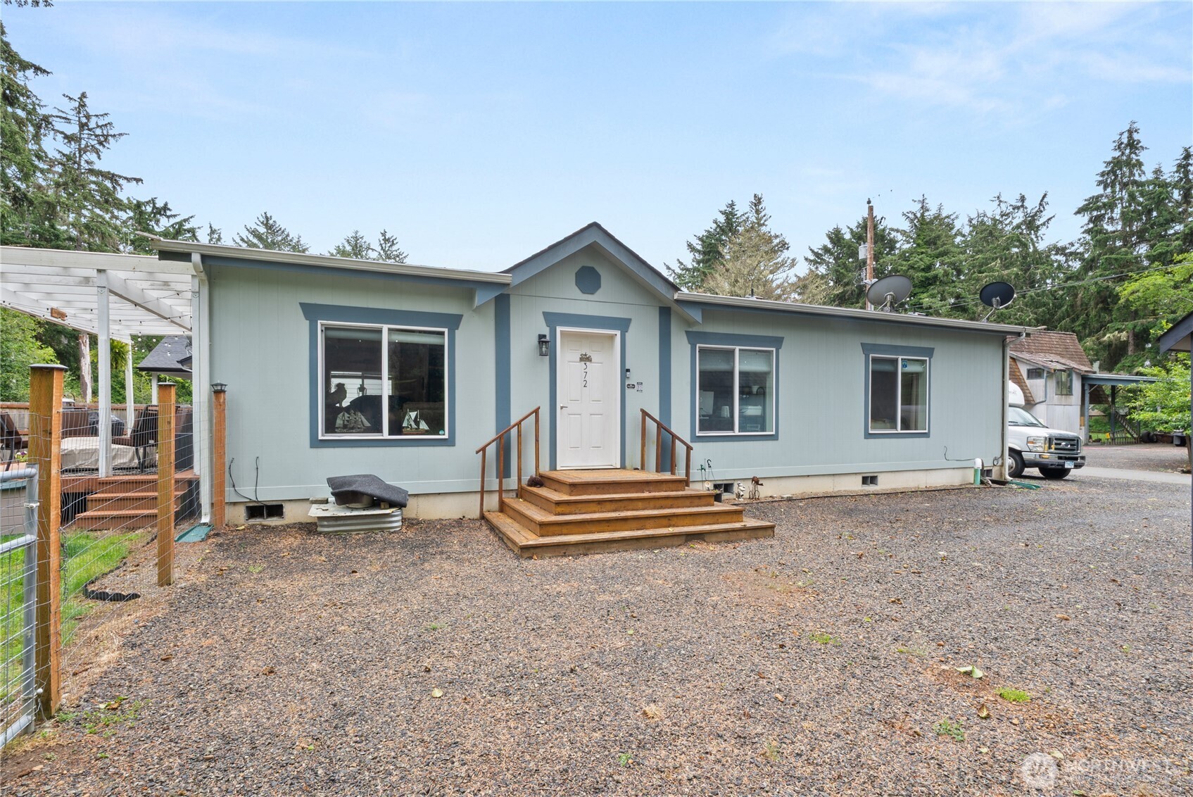 372 Eridani Loop Property Photo 1