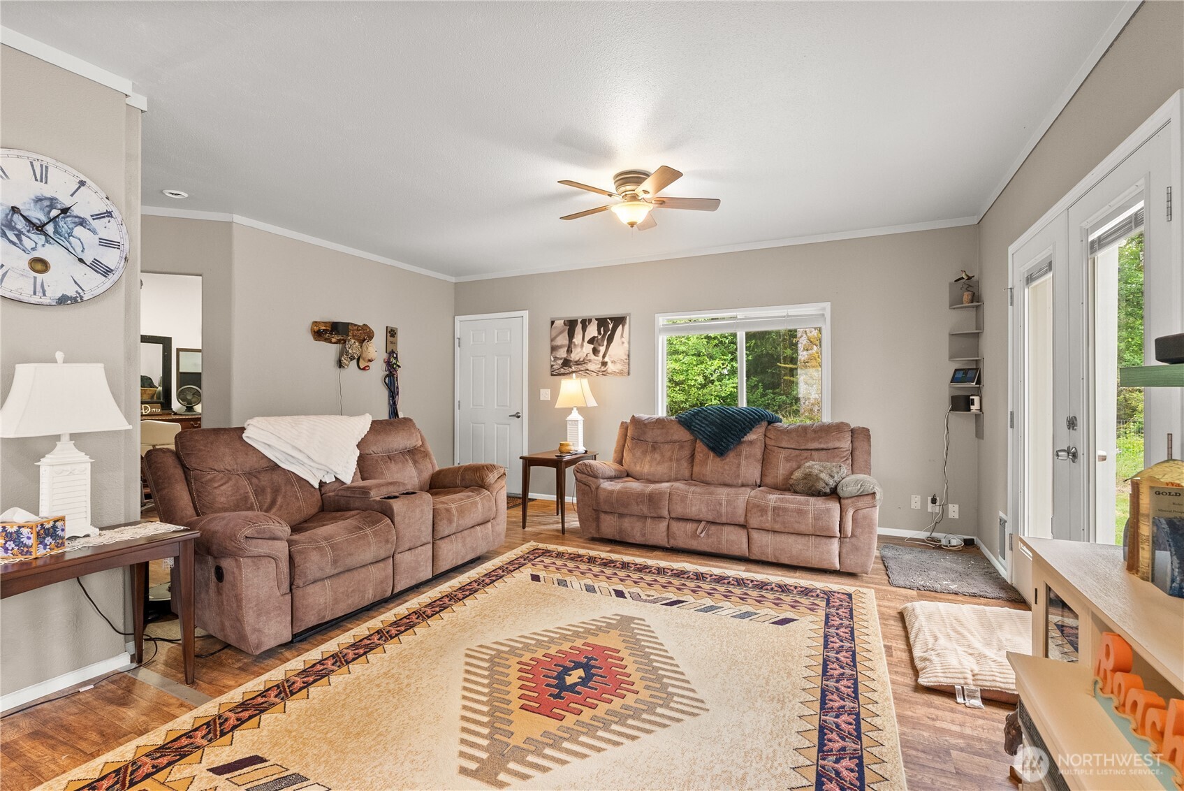 372 Eridani Loop Property Photo 6