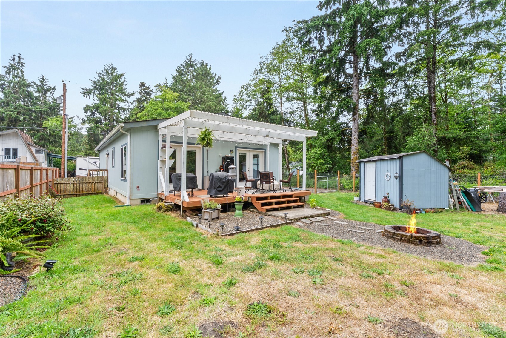 372 Eridani Loop Property Photo 21
