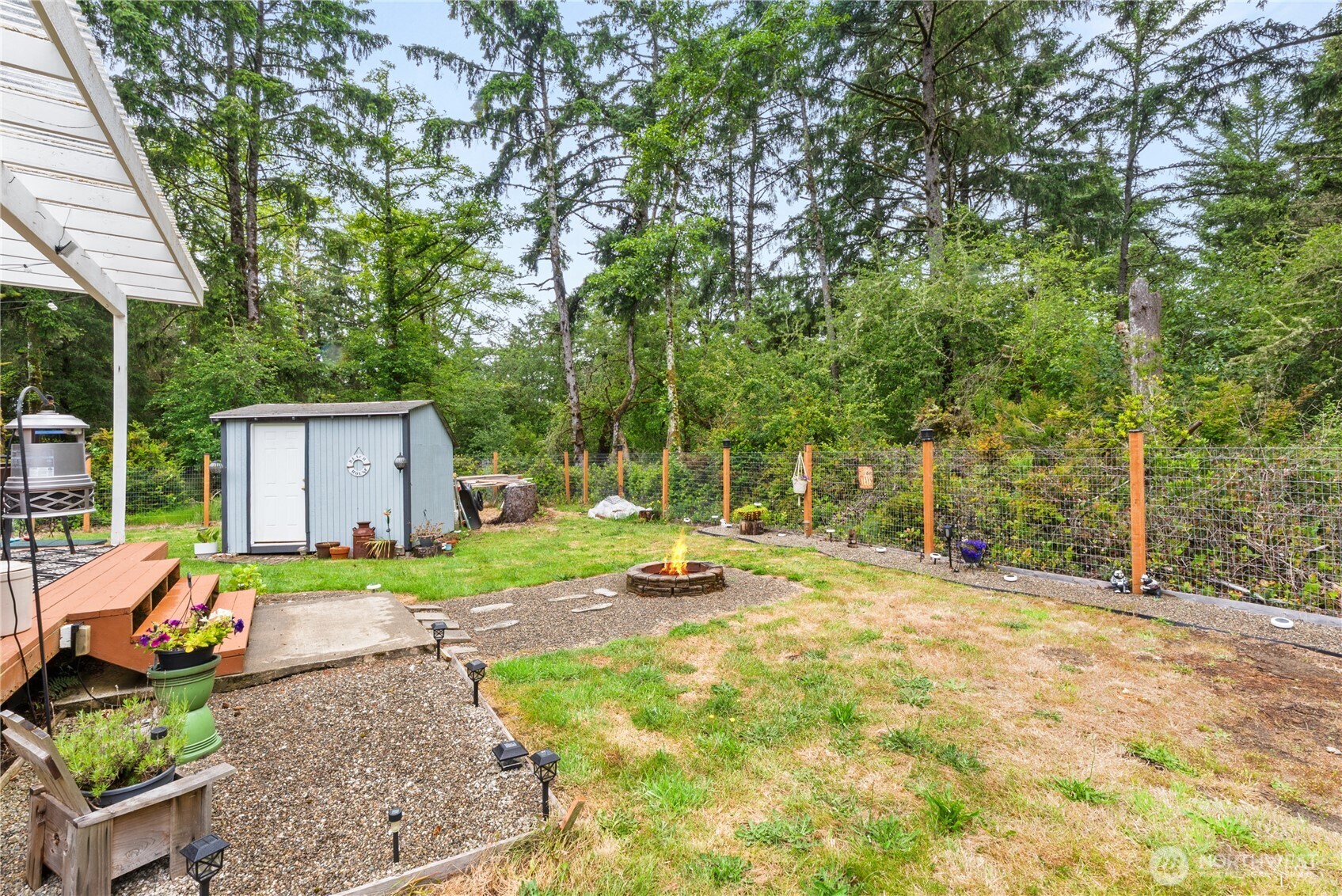 372 Eridani Loop Property Photo 24