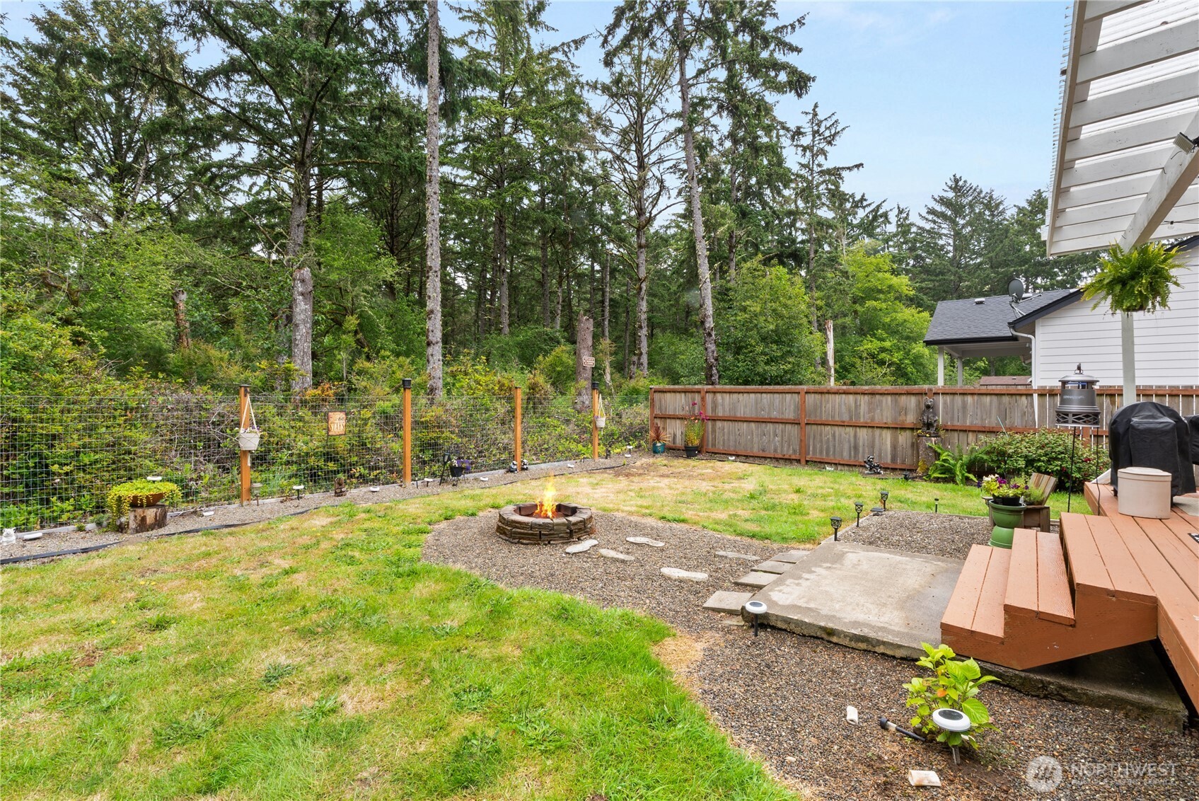 372 Eridani Loop Property Photo 25