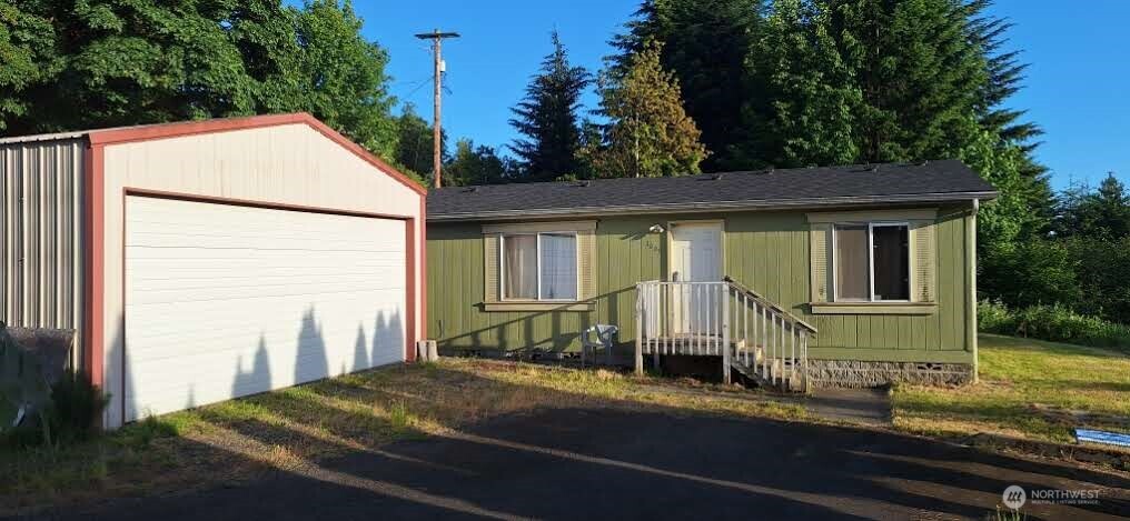 1009 NE Soland Court Property Photo 1