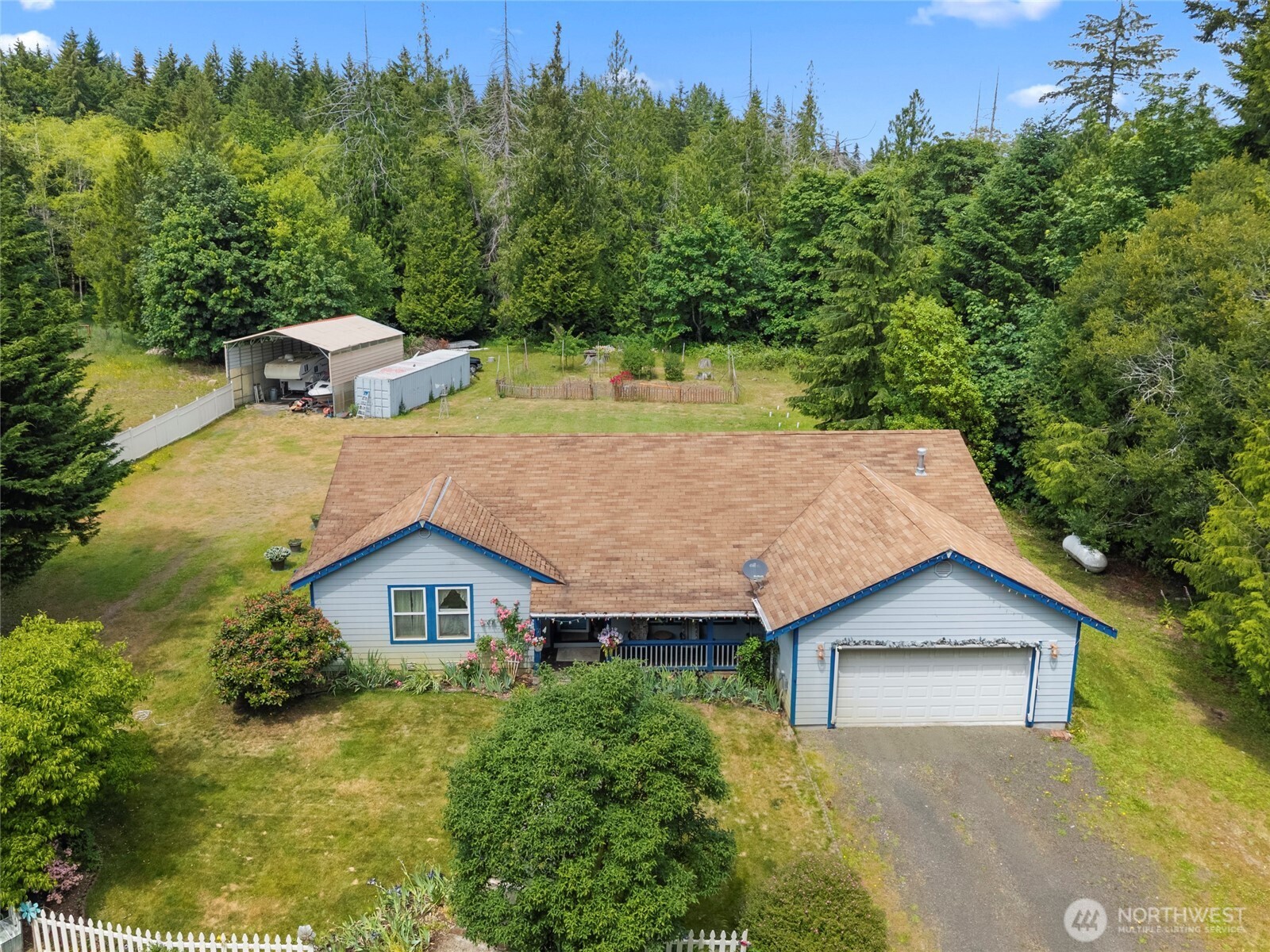 866 Se Somers Drive Property Photo 3
