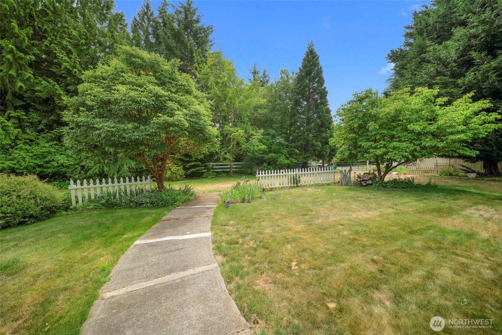 866 Se Somers Drive Property Photo 4