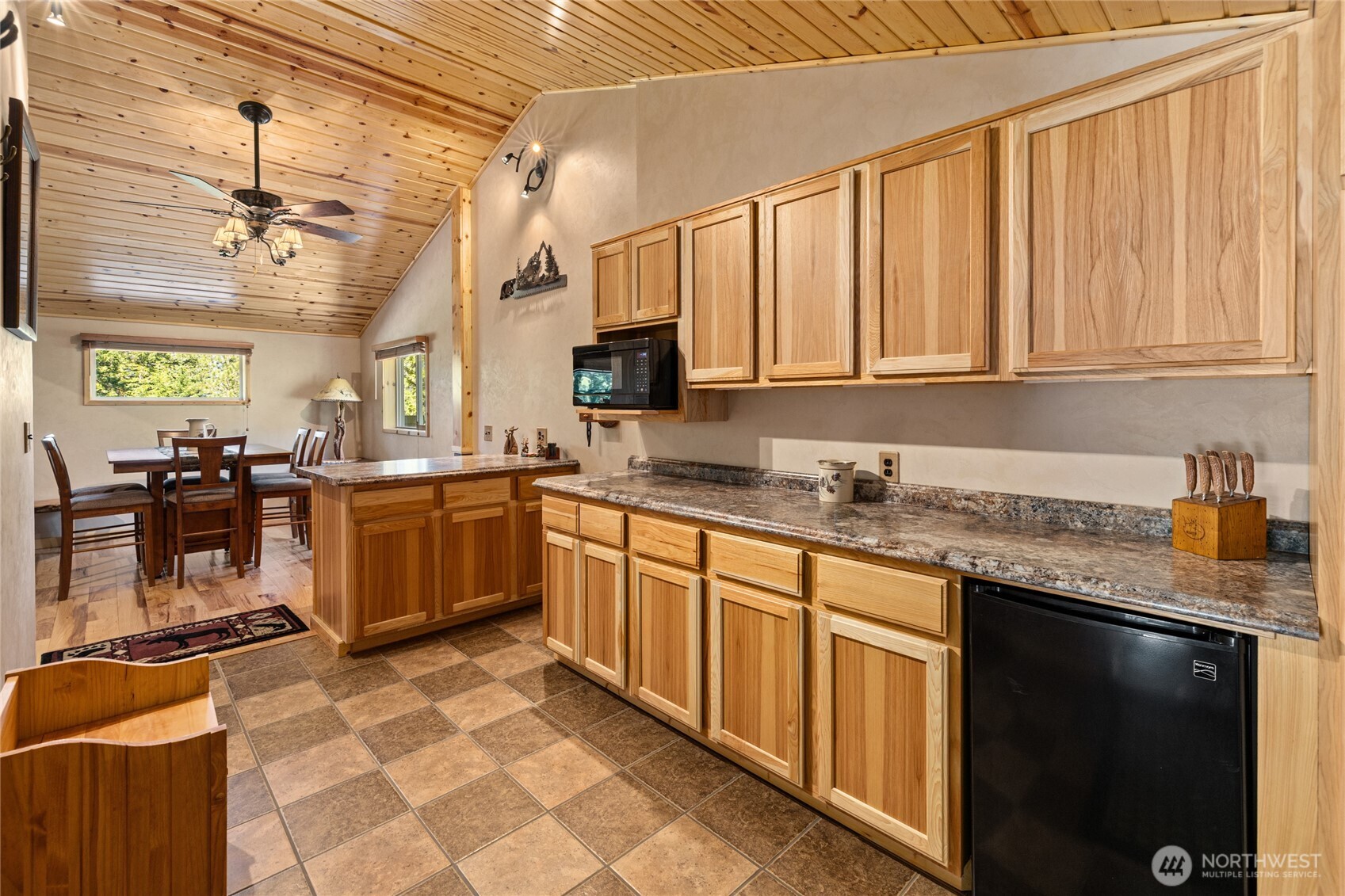 1321 Hazelnut Lane Property Photo 12
