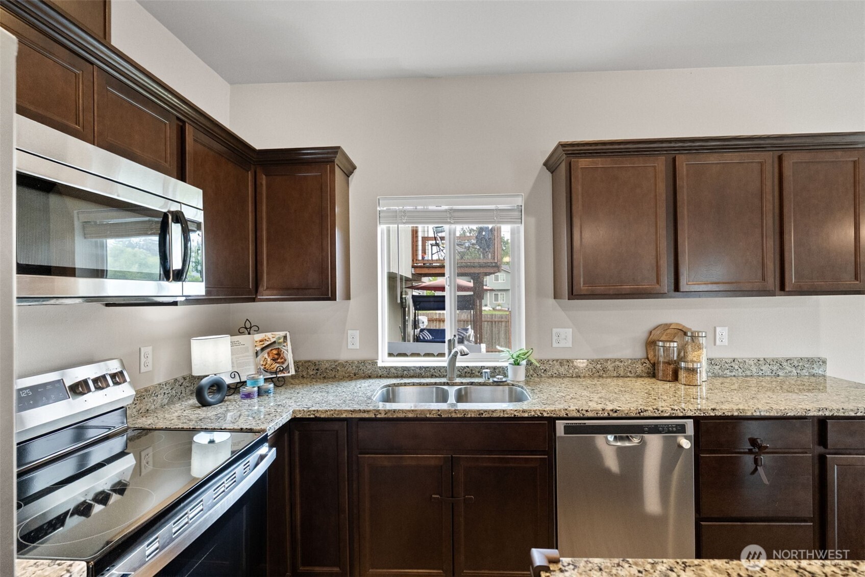 4244 Se Horsehead Way Property Photo 8