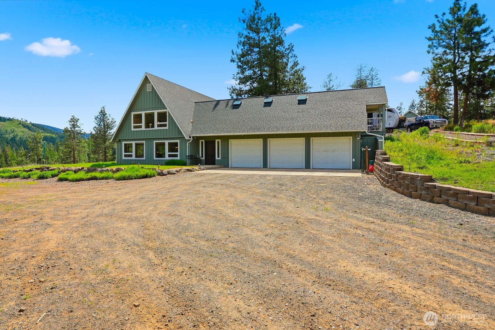 7895 N Fork Road Property Photo 4