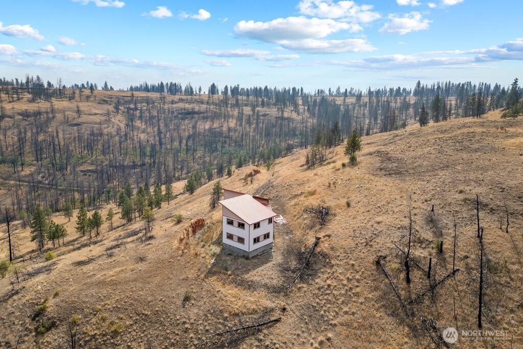 31725 N Hawk Creek Ranch Rd Property Photo 11