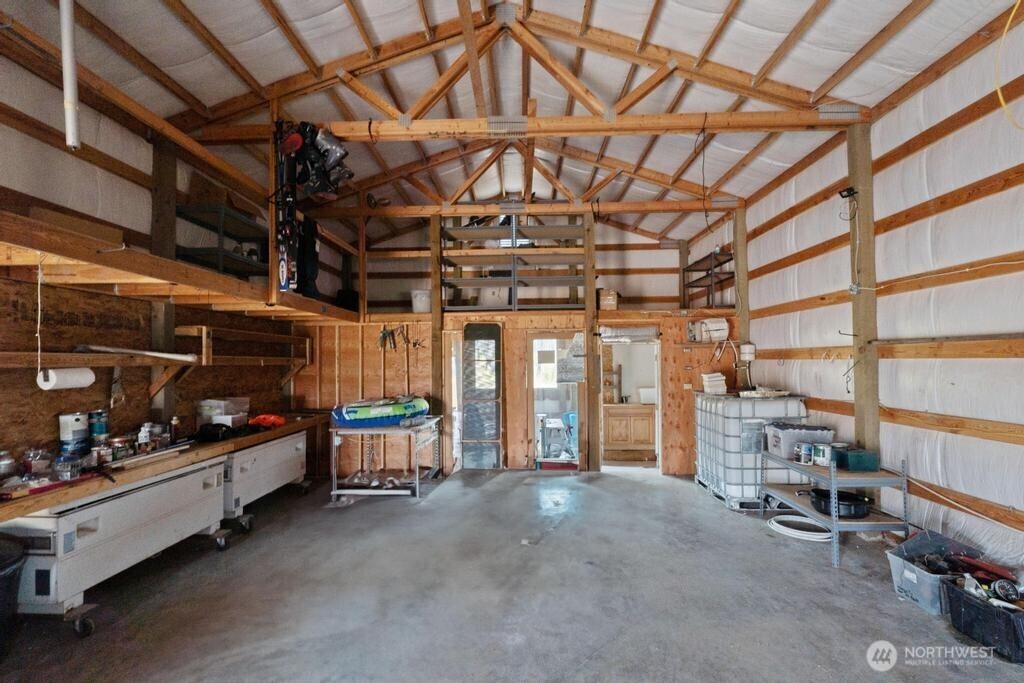 31725 N Hawk Creek Ranch Rd Property Photo 16