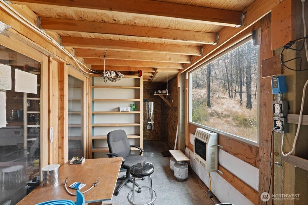 31725 N Hawk Creek Ranch Rd Property Photo 17