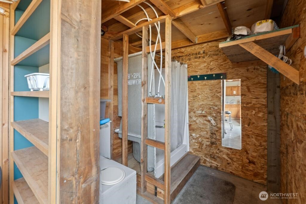 31725 N Hawk Creek Ranch Rd Property Photo 18