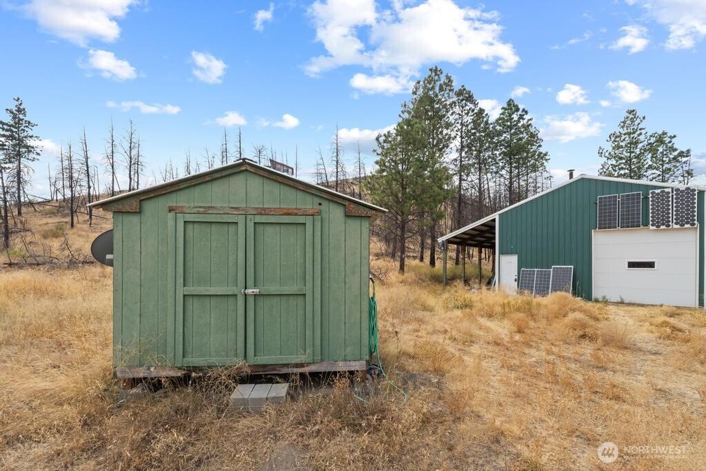 31725 N Hawk Creek Ranch Rd Property Photo 24