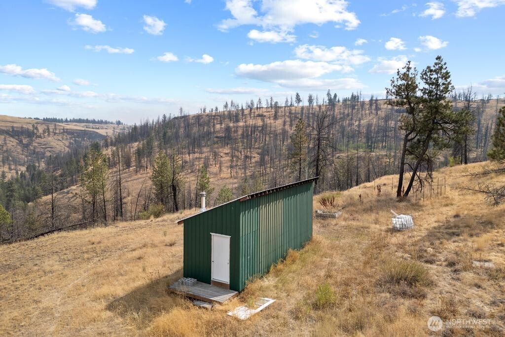 31725 N Hawk Creek Ranch Rd Property Photo 27