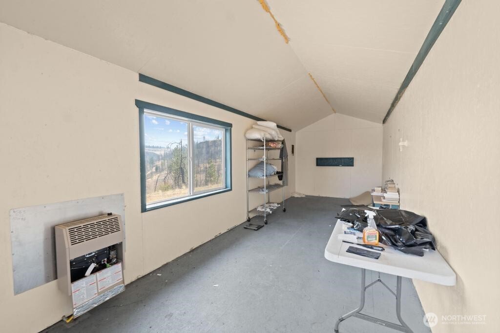 31725 N Hawk Creek Ranch Rd Property Photo 28