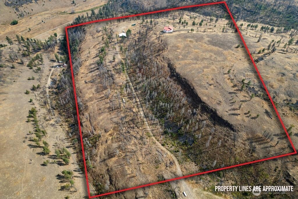 31725 N Hawk Creek Ranch Rd Property Photo 38