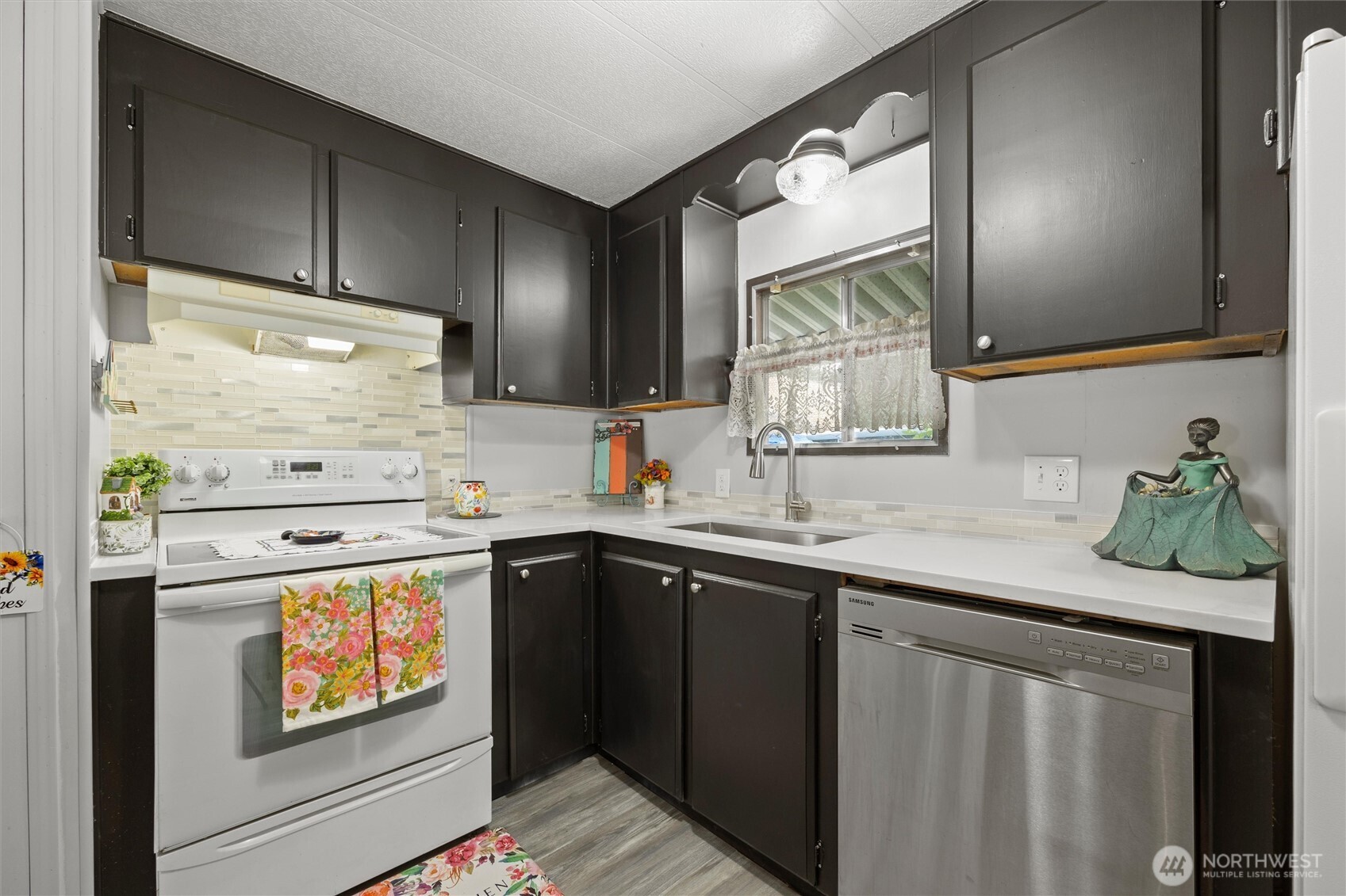 2205 Butterfield Road 247 Property Photo 11