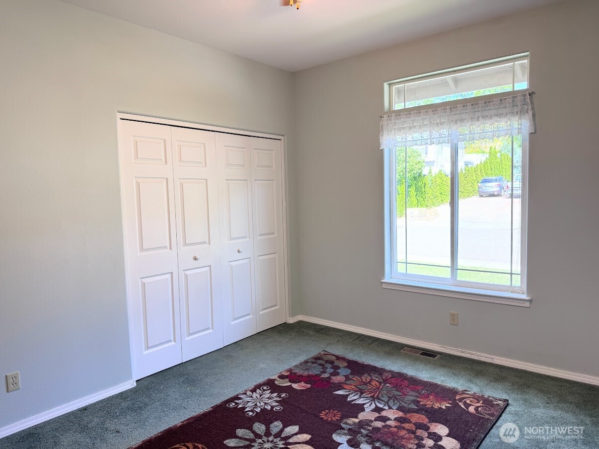 1511 N Anne Avenue Property Photo 11