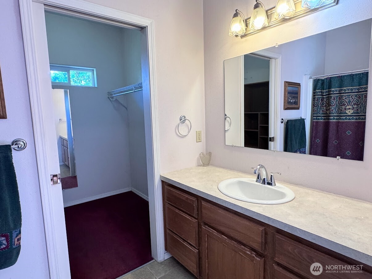1511 N Anne Avenue Property Photo 14
