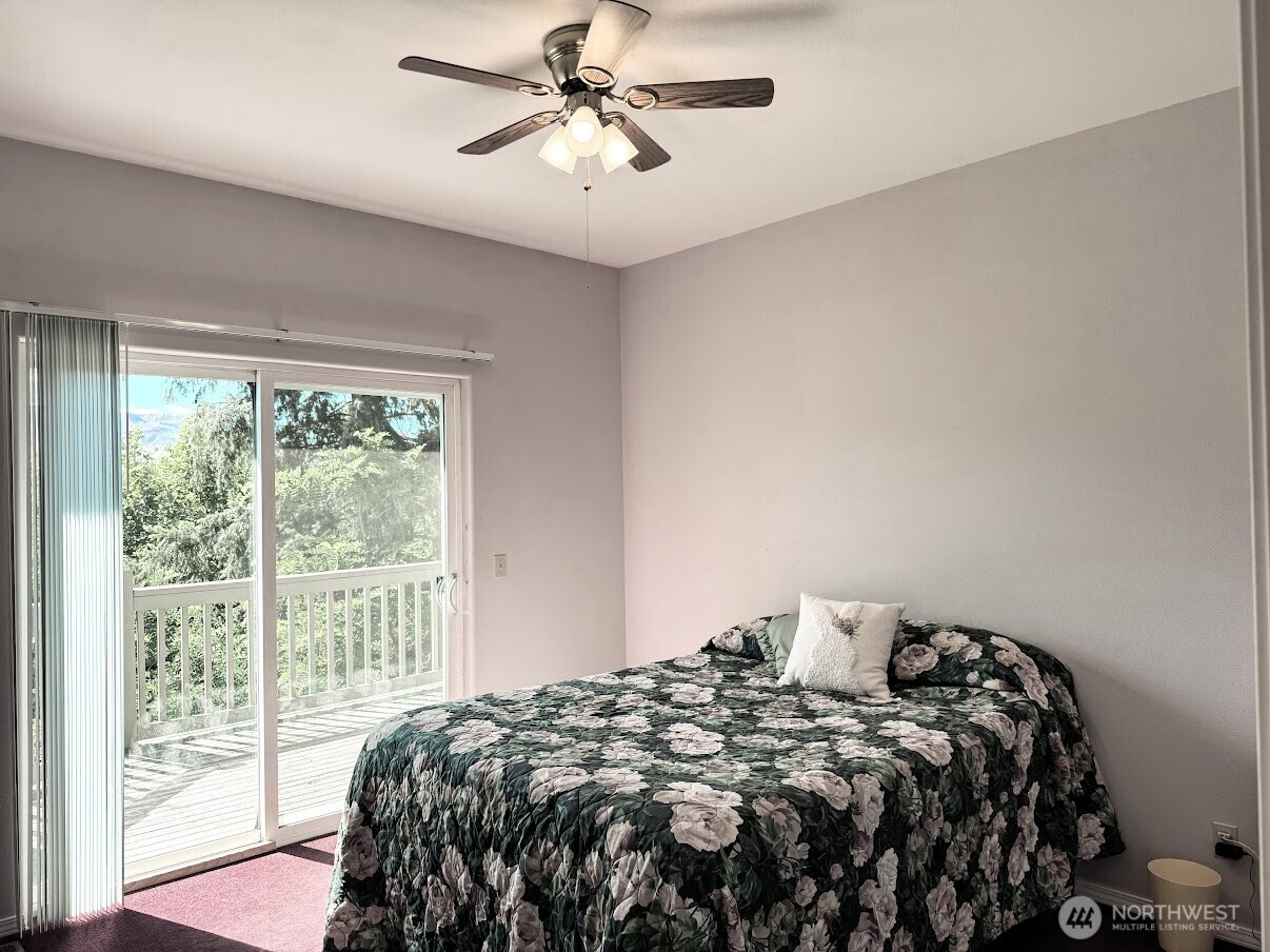 1511 N Anne Avenue Property Photo 18