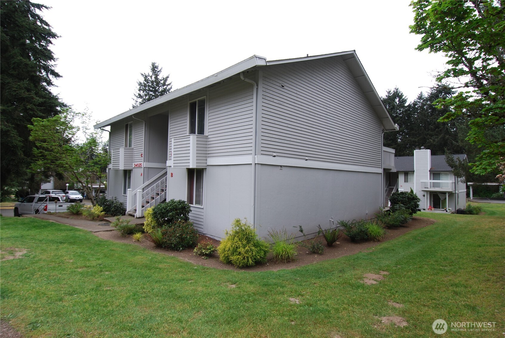 34025 1st Place Property Photo 3