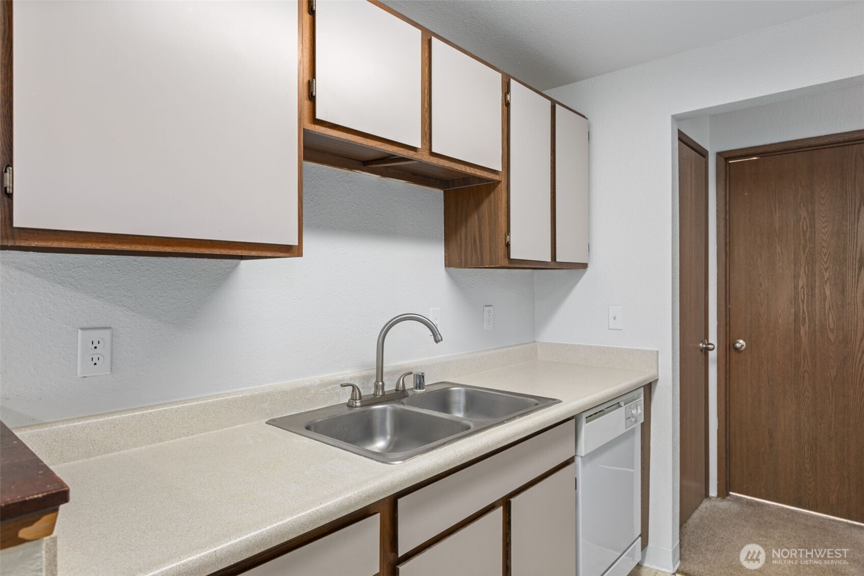 34025 1st Place Property Photo 14
