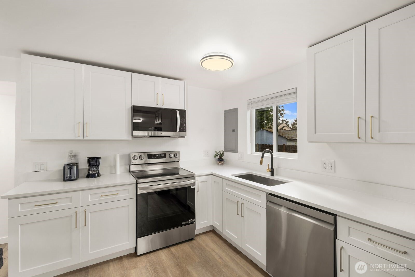 1747 1/2 Ne 147th St Property Photo 14