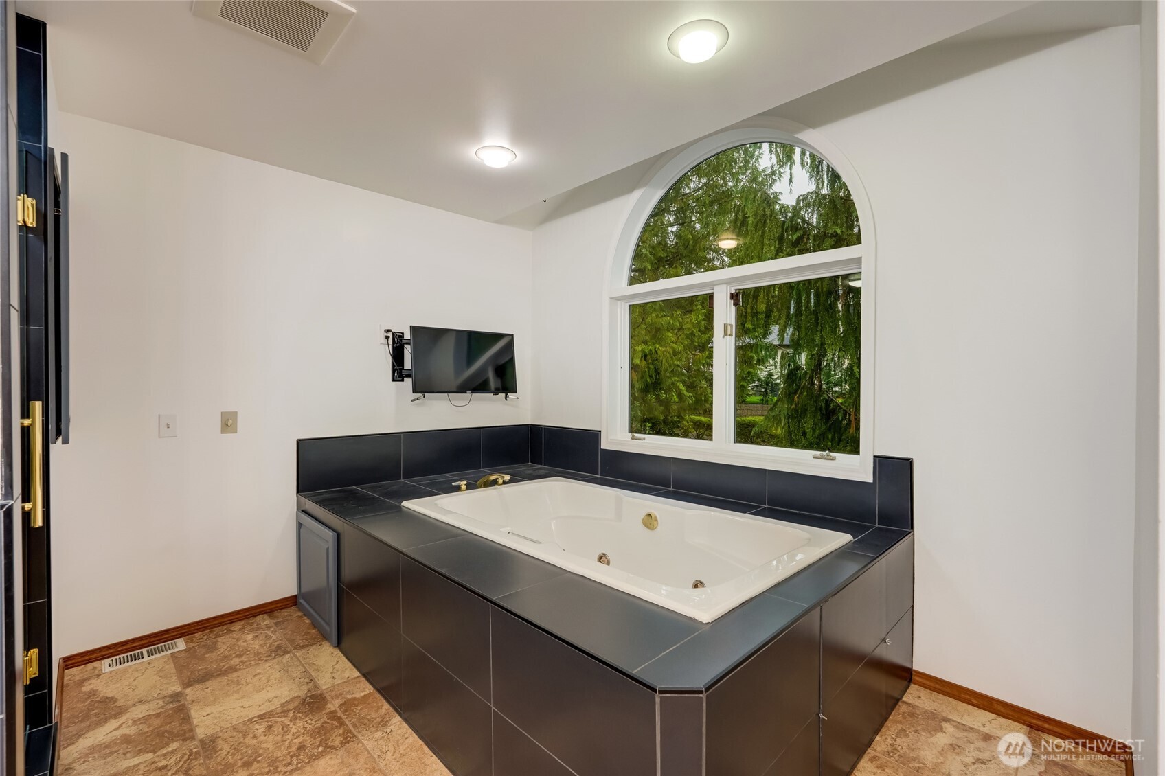 11525 76th Avenue Property Photo 18