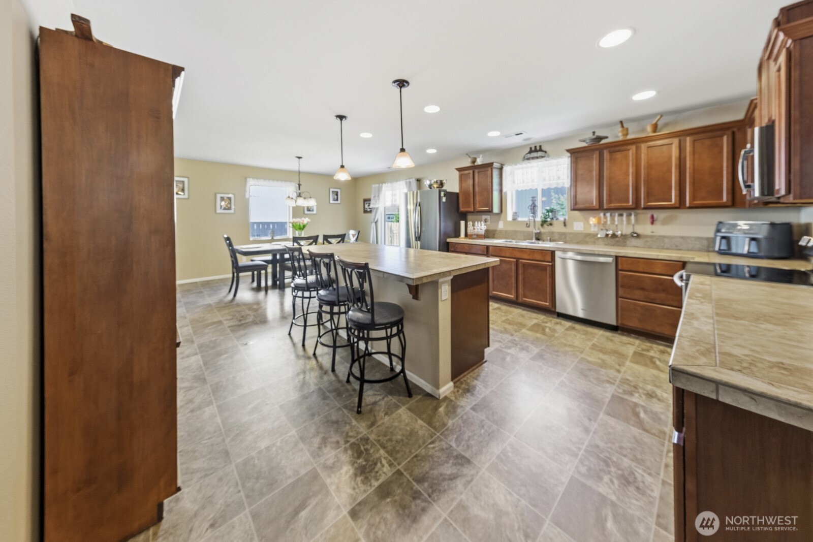 16475 Se Greenbrier Street Property Photo 11