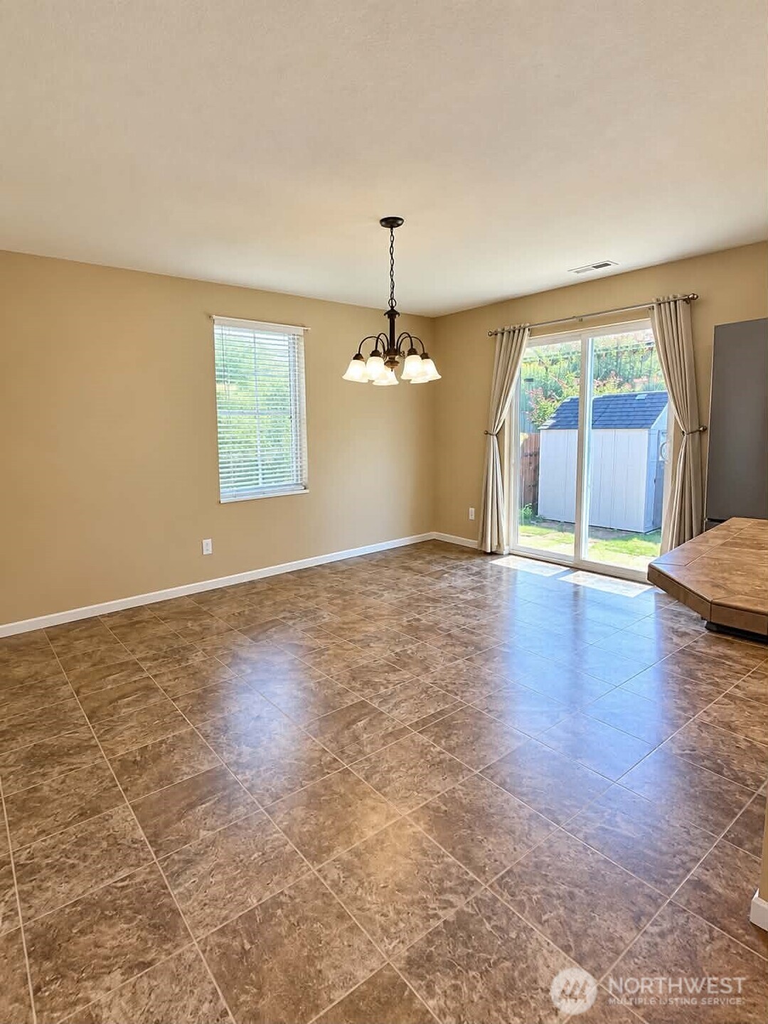 16475 Se Greenbrier Street Property Photo 14