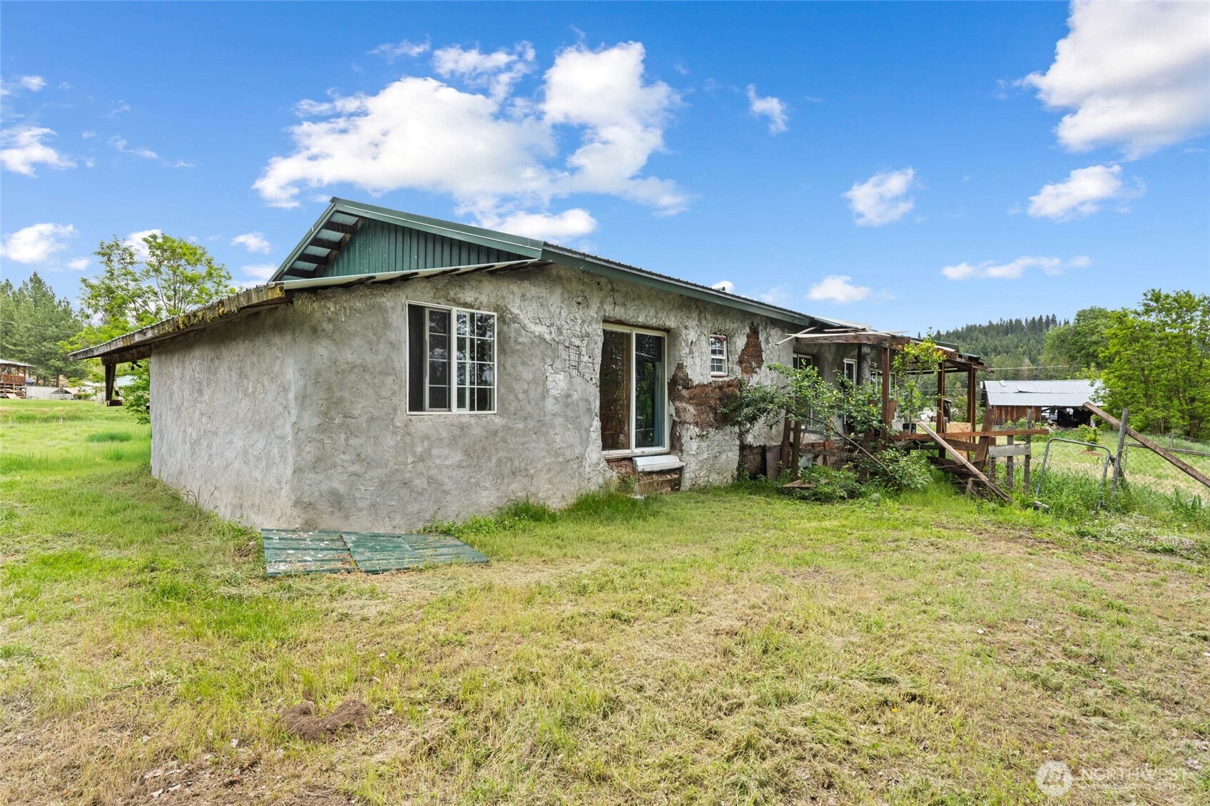 637 Hwy 20 Property Photo 5