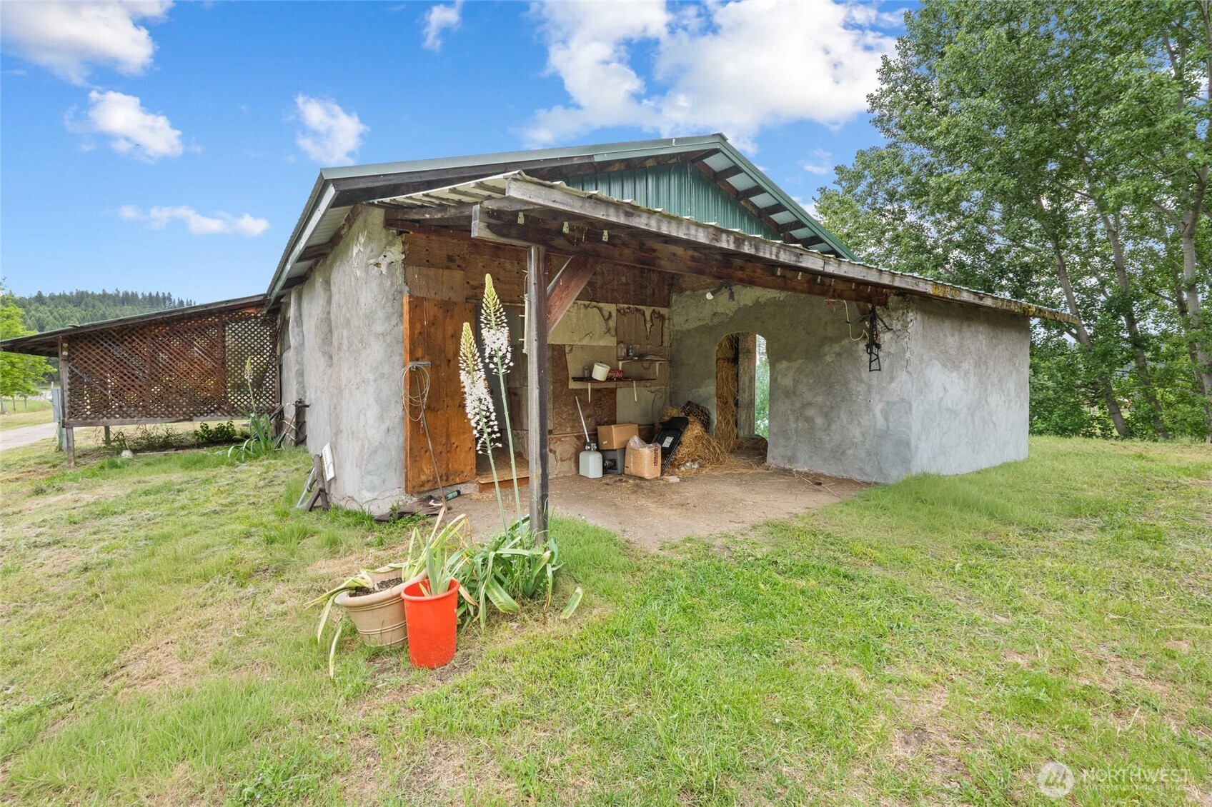 637 Hwy 20 Property Photo 6