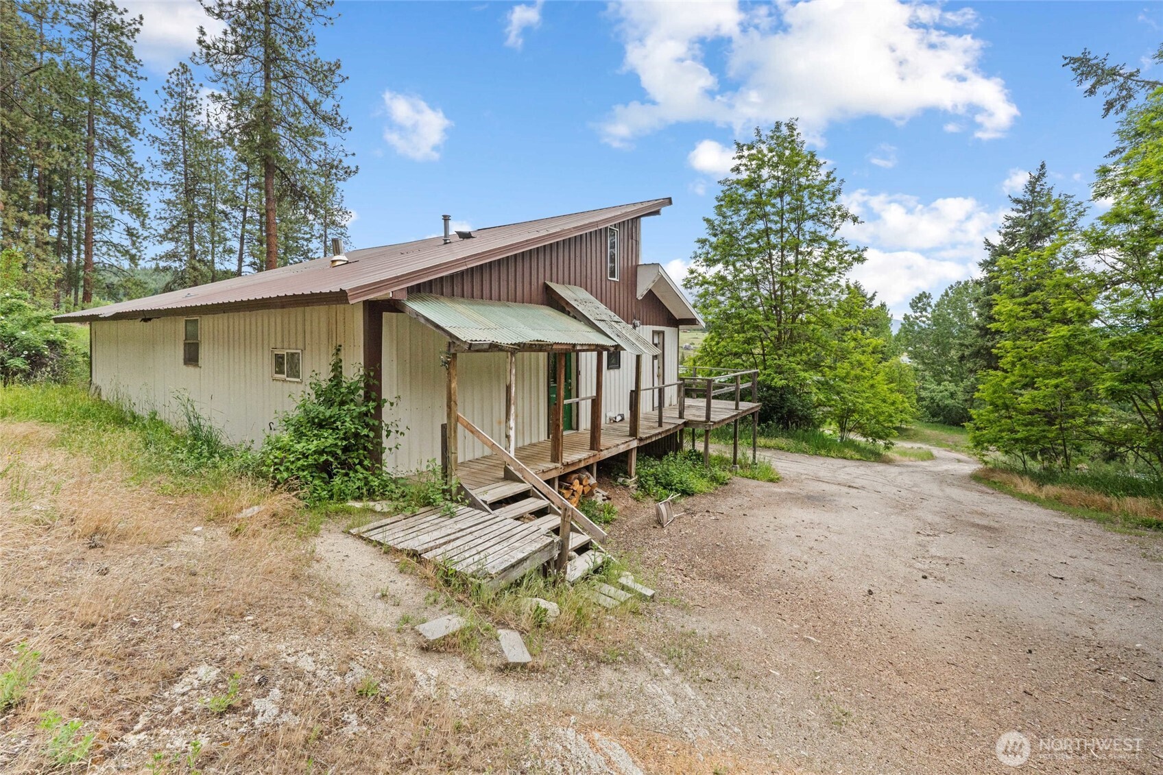 637 Hwy 20 Property Photo 32