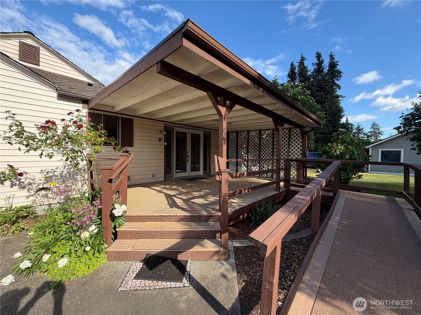 11223 Rhody Drive Property Photo 4