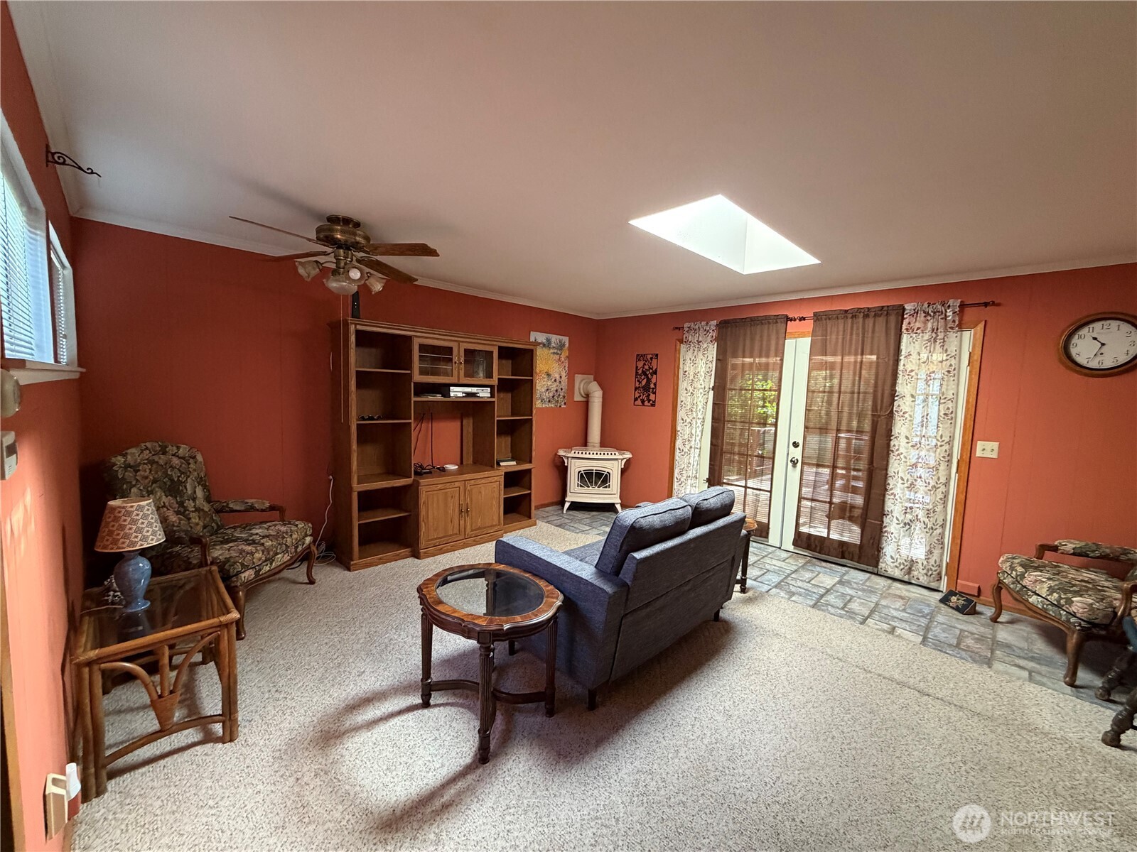 11223 Rhody Drive Property Photo 5