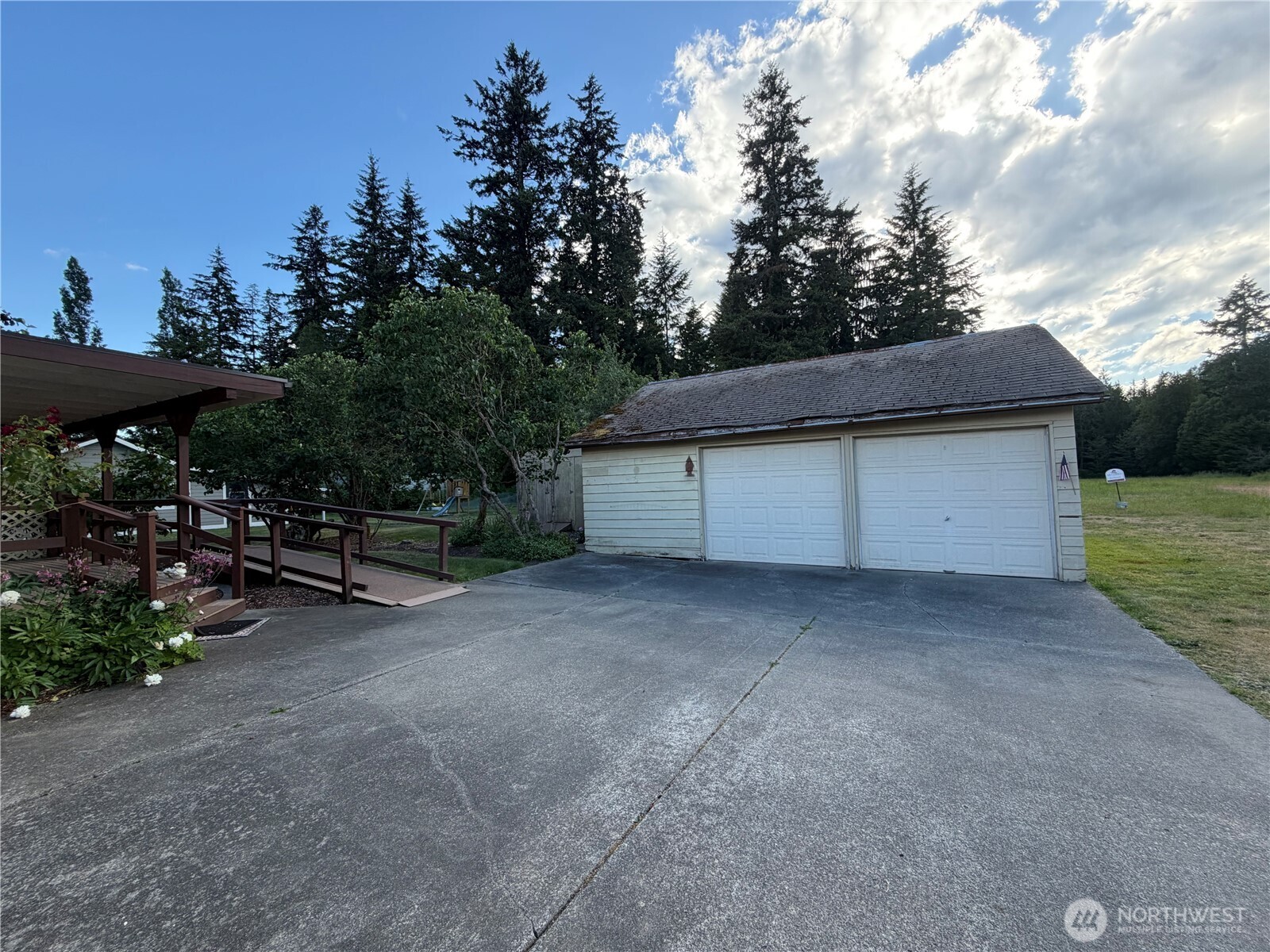 11223 Rhody Drive Property Photo 24