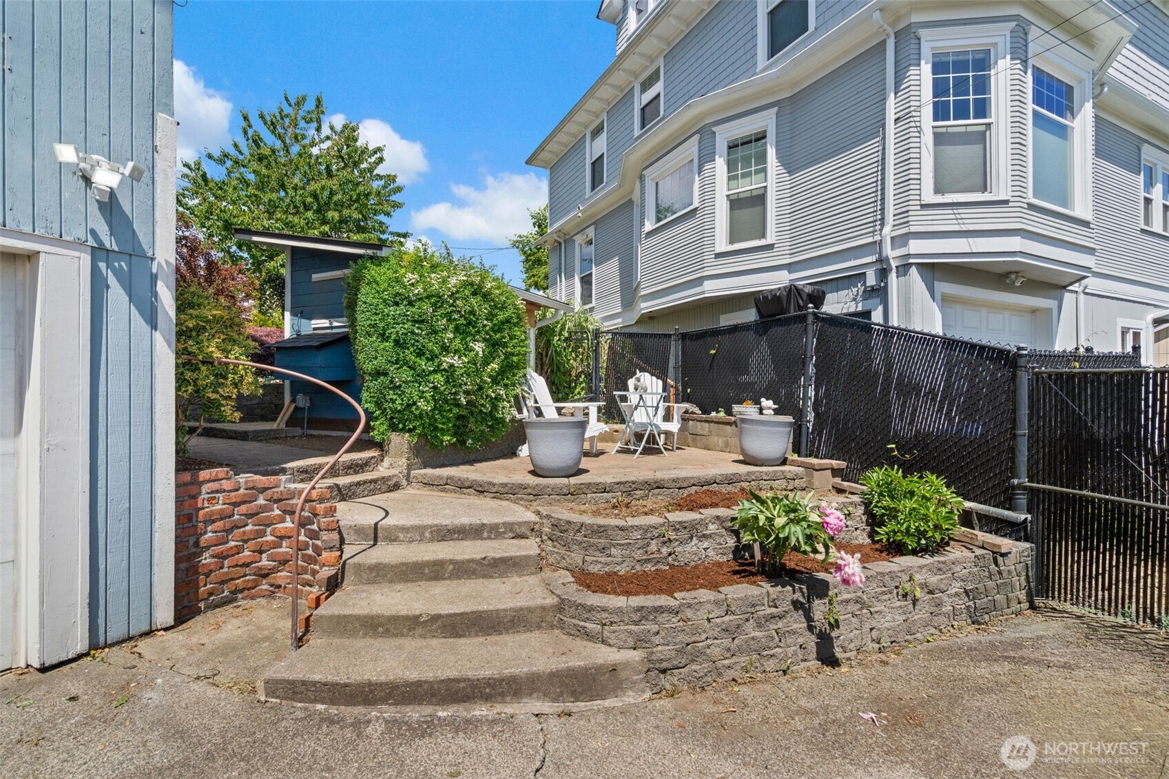 209 E 8th Street Property Photo 30