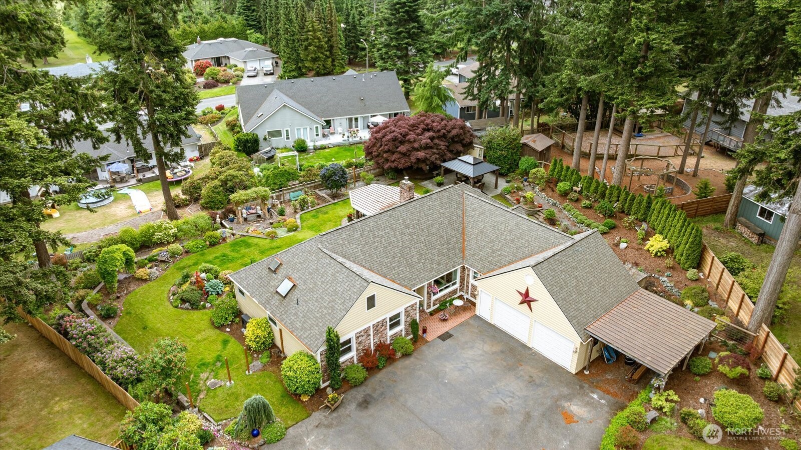 1596 Links Way Property Photo 3