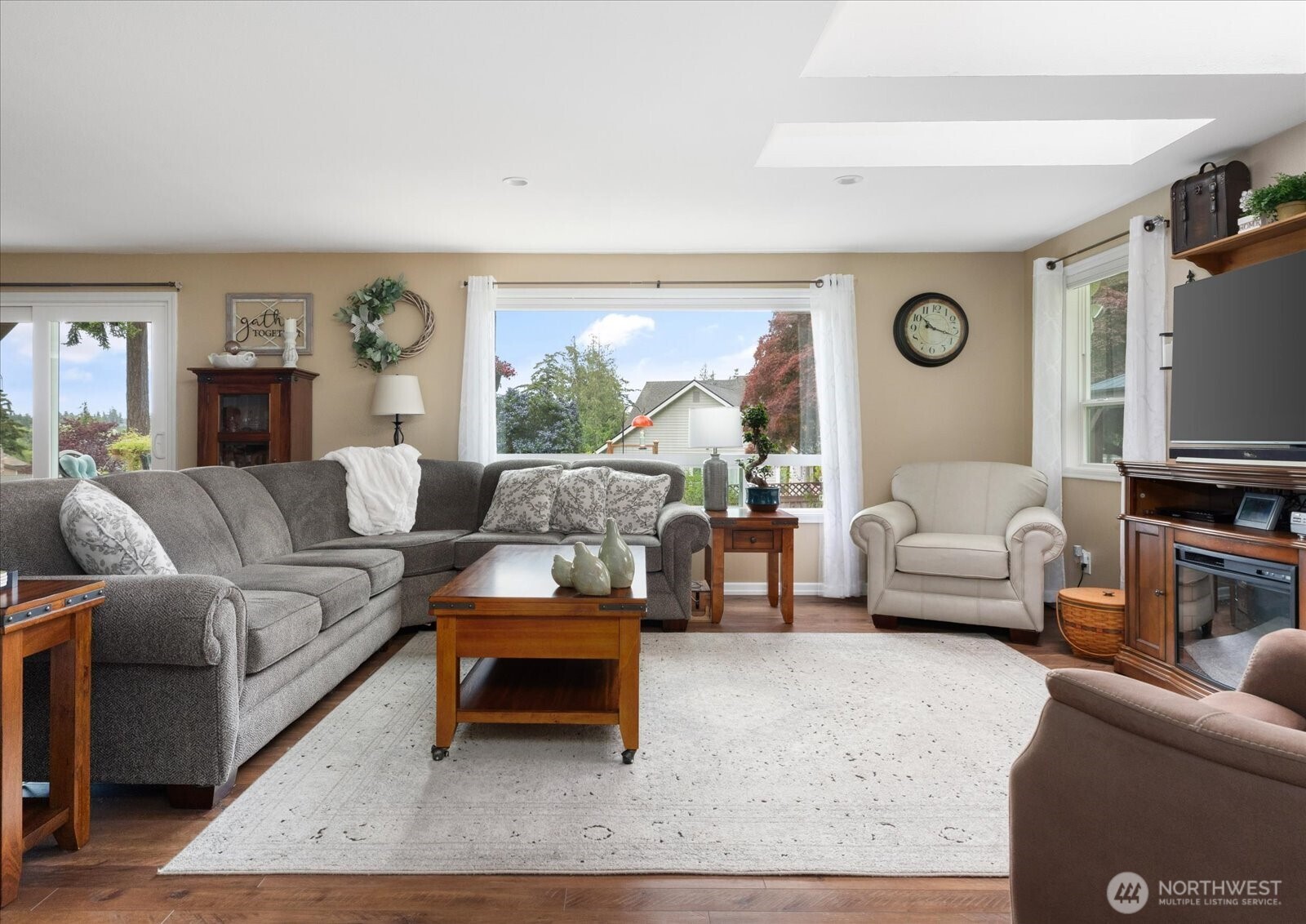 1596 Links Way Property Photo 5