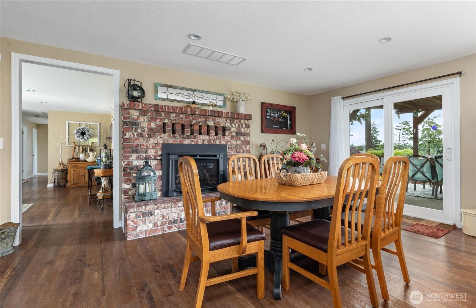 1596 Links Way Property Photo 6