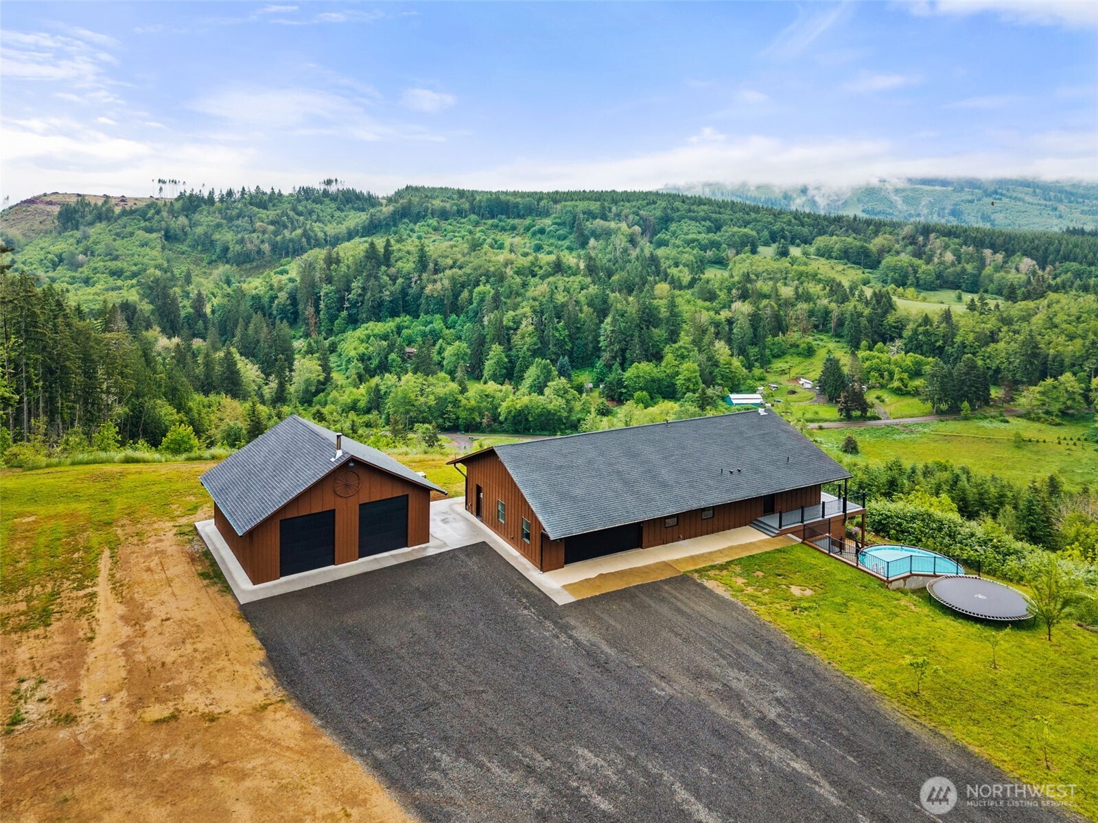 484 Salmon Creek Road Property Photo 2