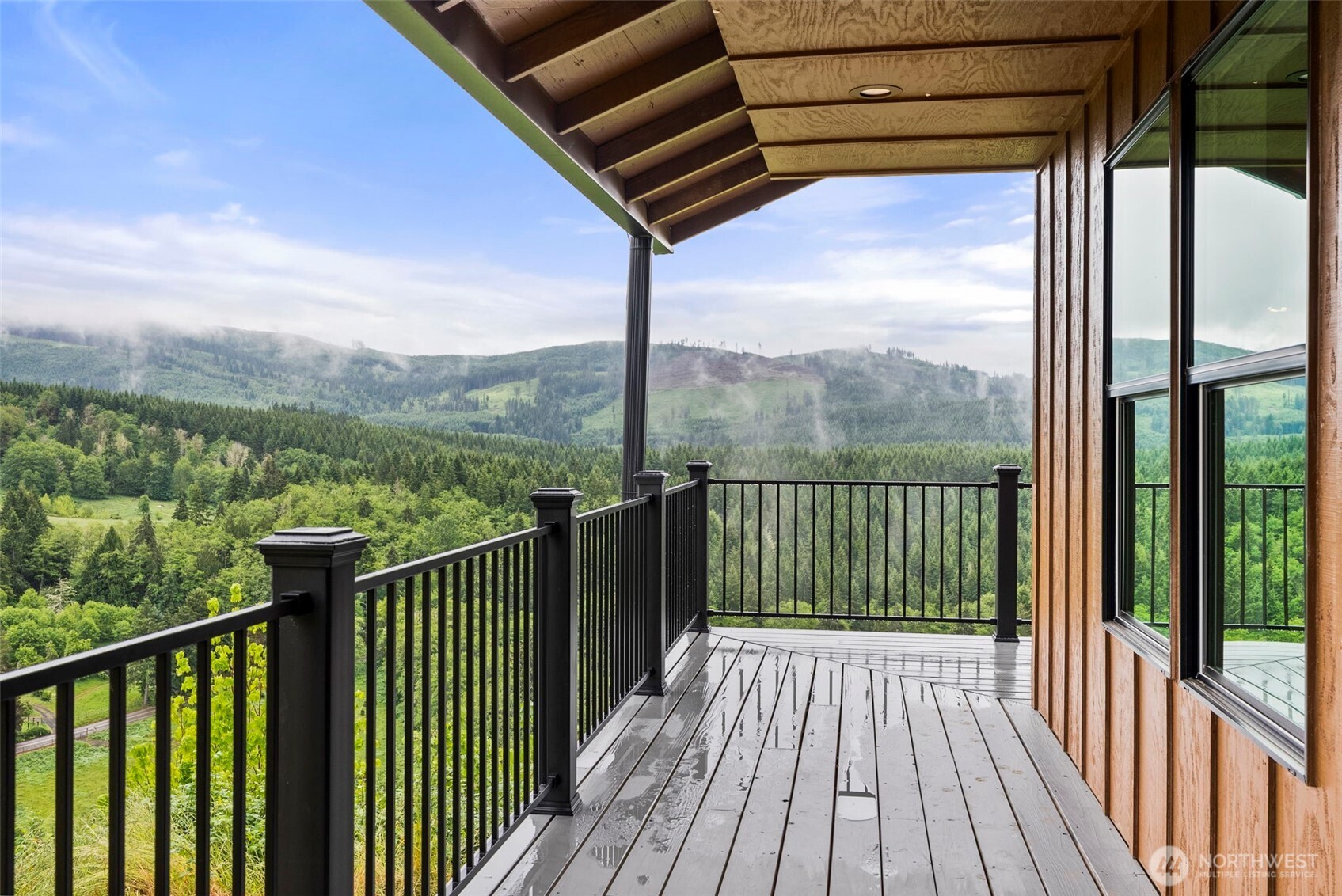 484 Salmon Creek Road Property Photo 5