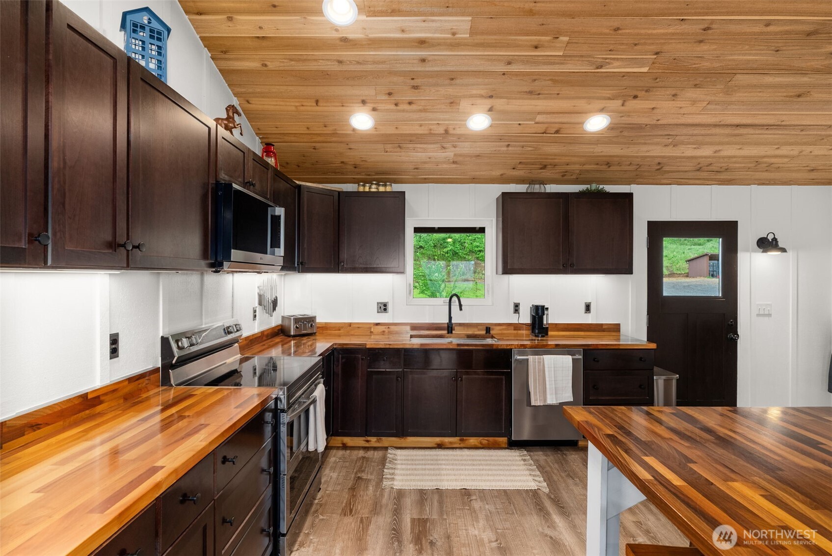 484 Salmon Creek Road Property Photo 9