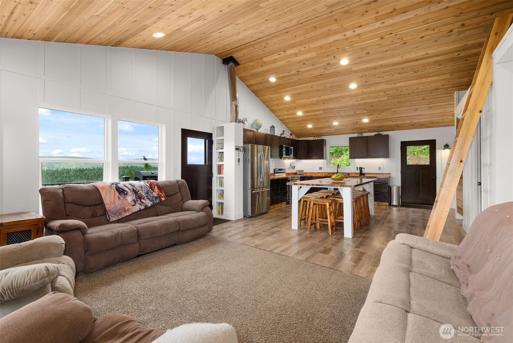 484 Salmon Creek Road Property Photo 11