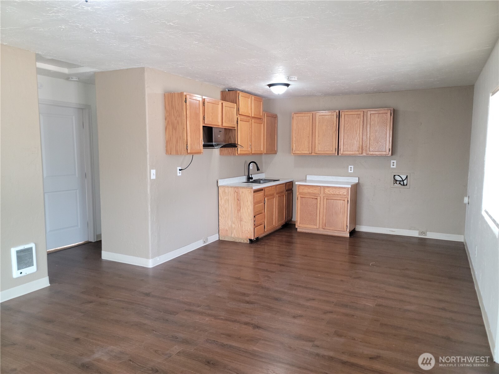 9871 Highland Drive Property Photo 8